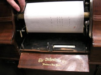 Pianola mechanism with roll